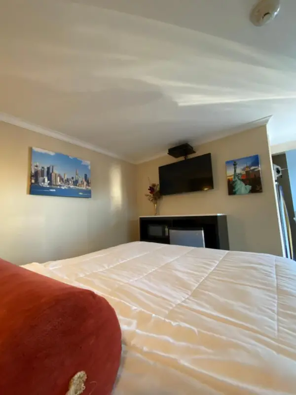Relax Inn North Babylon Main image